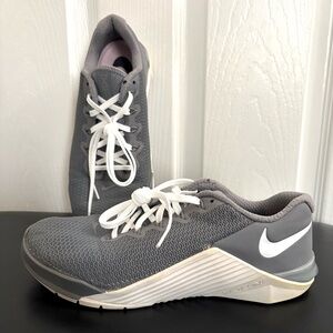 Nike Metcon 5 Training Shoes - Men’s 7.5 / Women’s 9